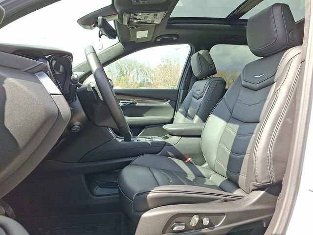 Certified 2025 Cadillac XT6 Premium Luxury w/ Platinum Package image 13