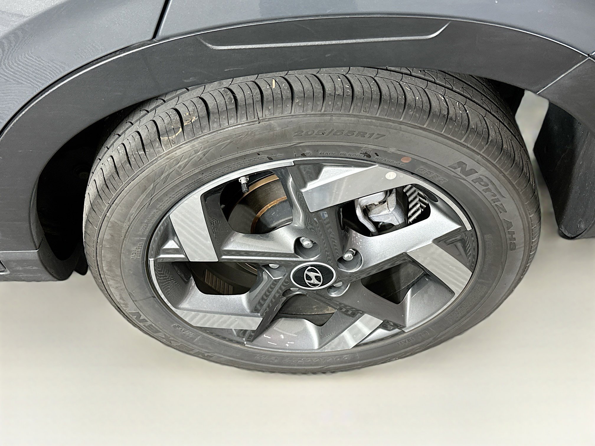 Used 2025 Hyundai Venue SEL FWD image 11