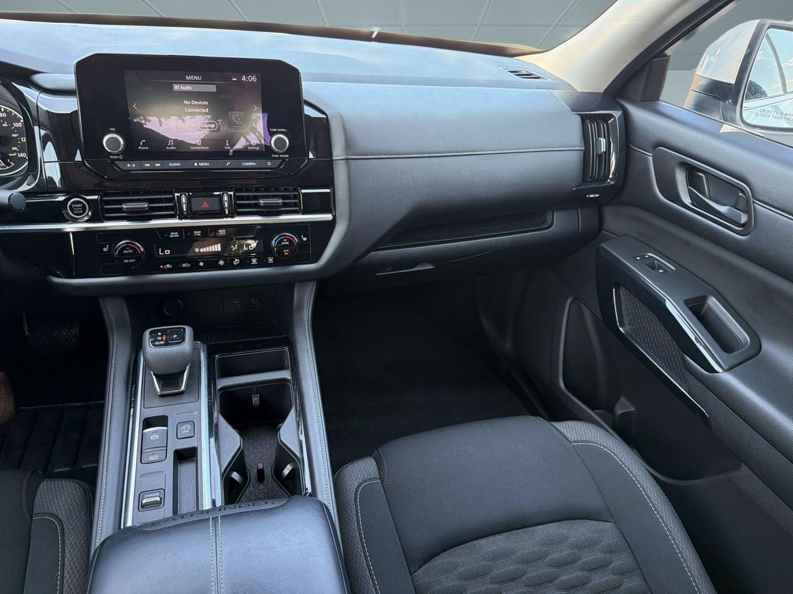 Used 2023 Nissan Pathfinder SV w/ SV Premium Package FWD image 29