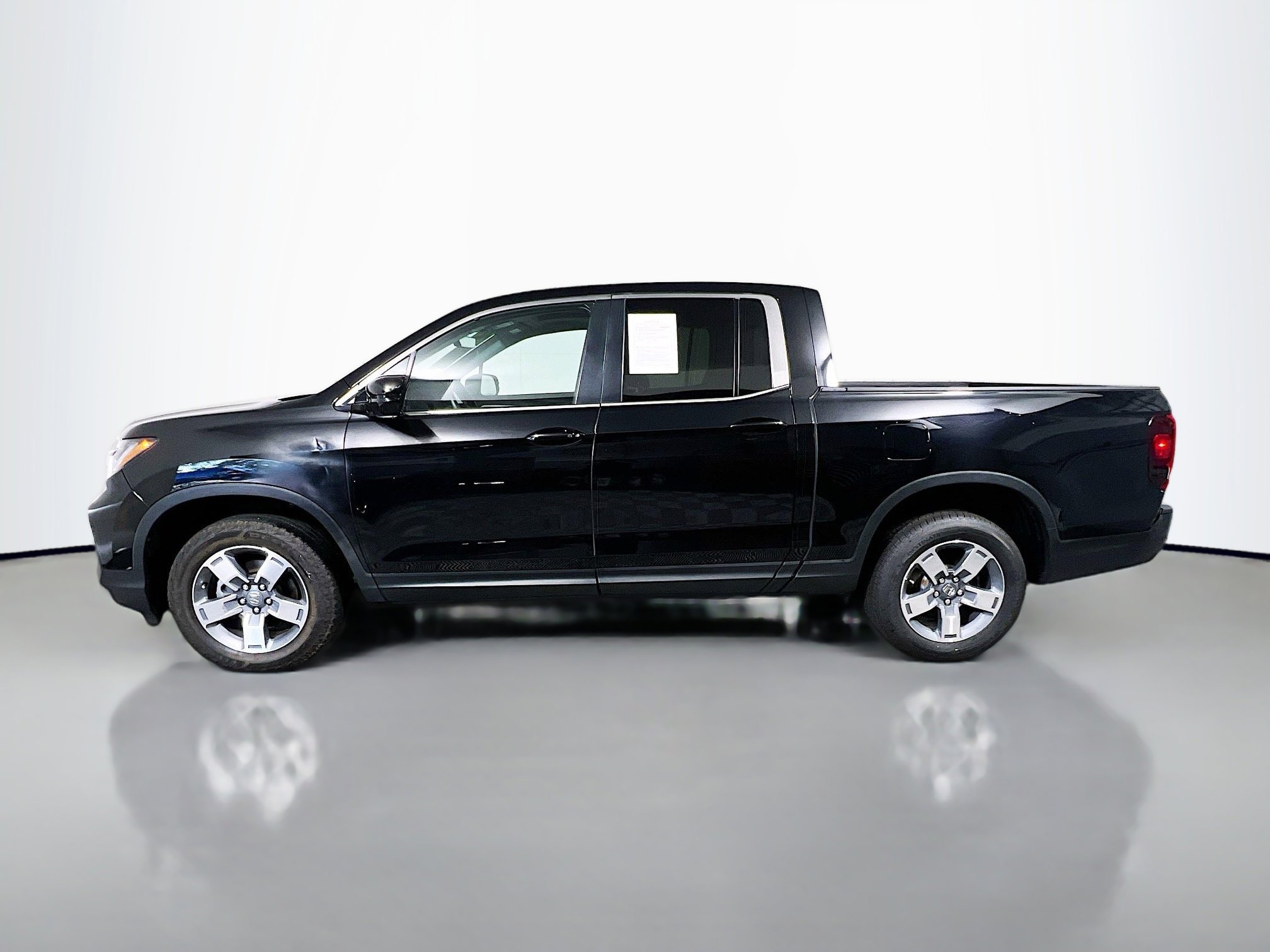 Used 2025 Honda Ridgeline RTL image 8