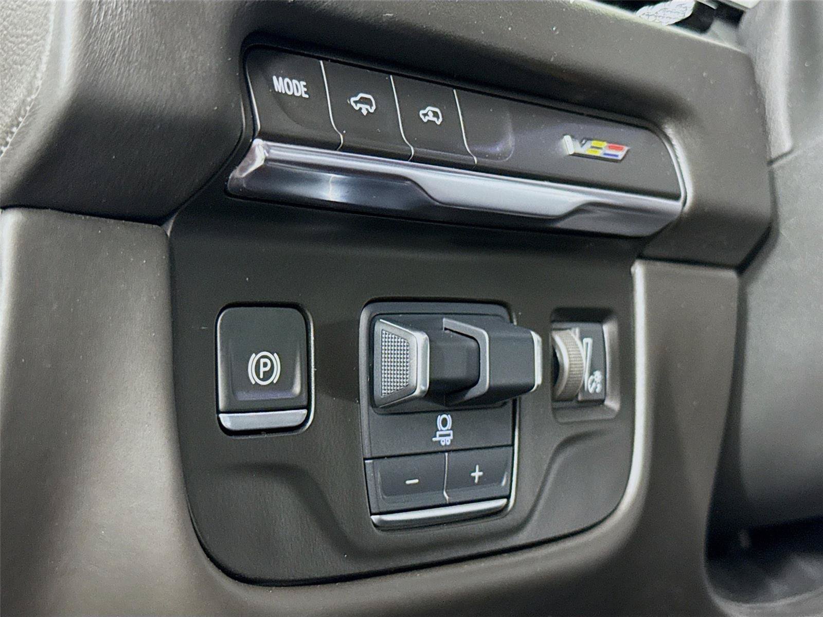 Used 2025 Cadillac Escalade ESV V AWD/4WD image 7