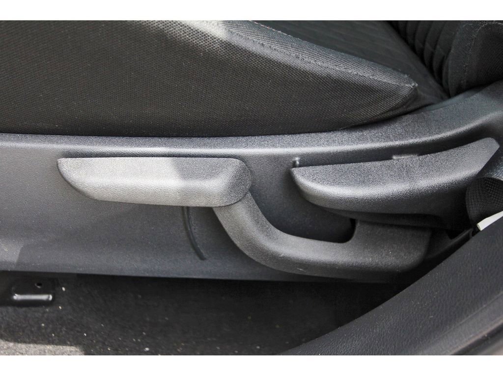 Used 2023 Nissan Kicks SR image 29