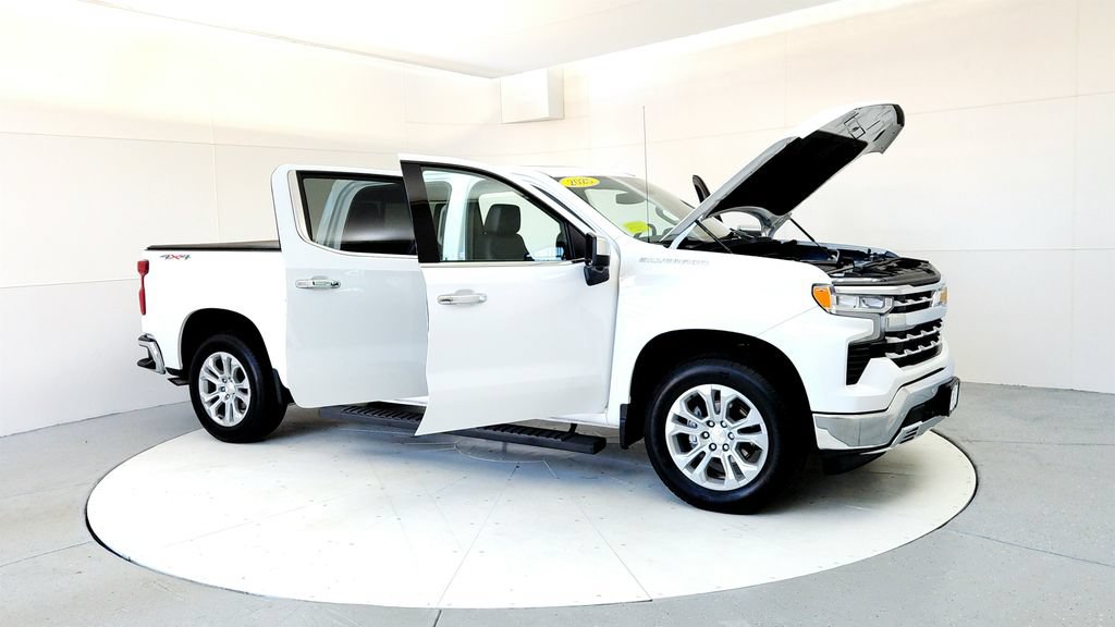 Used 2025 Chevrolet Silverado 1500 LTZ w/ LTZ Premium Package AWD/4WD image 12