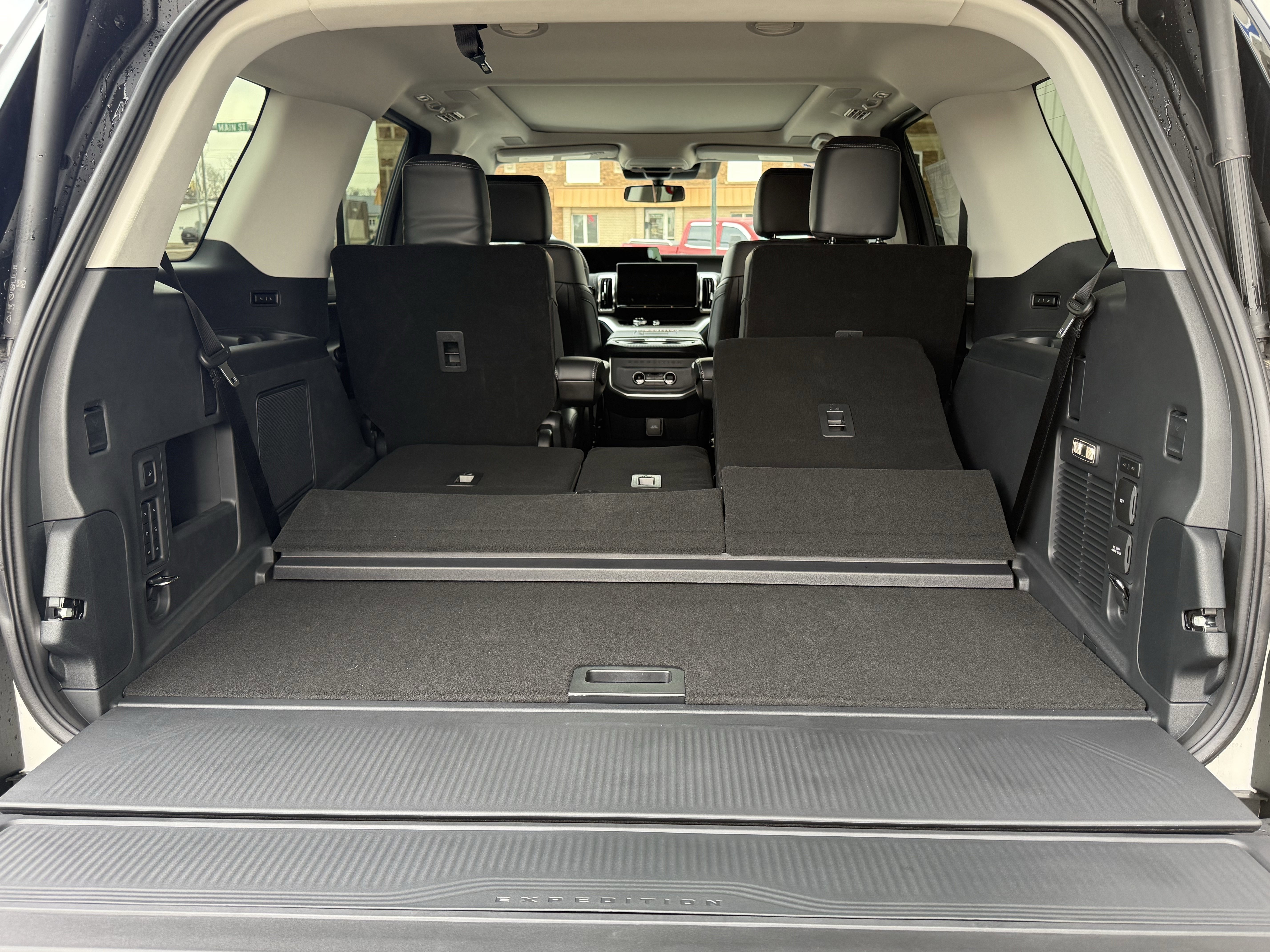 New 2025 Ford Expedition Platinum w/ Driver's Package AWD/4WD image 18