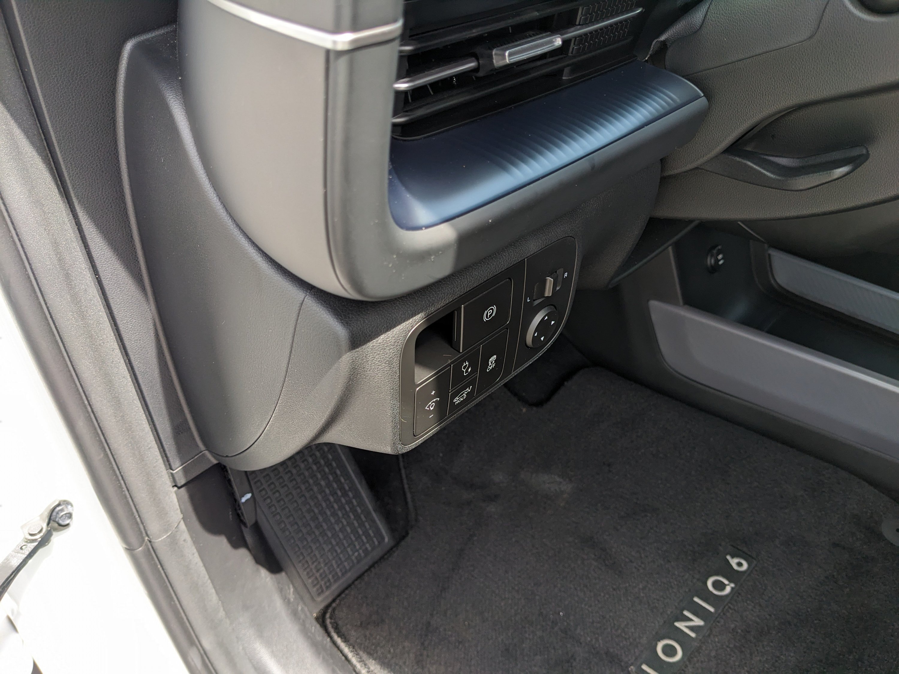 Used 2023 Hyundai Ioniq 6 SE RWD image 20