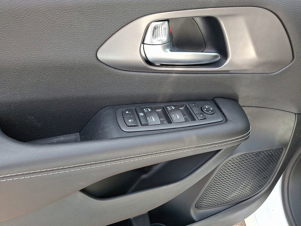 New 2026 Chrysler Voyager LX FWD image 9