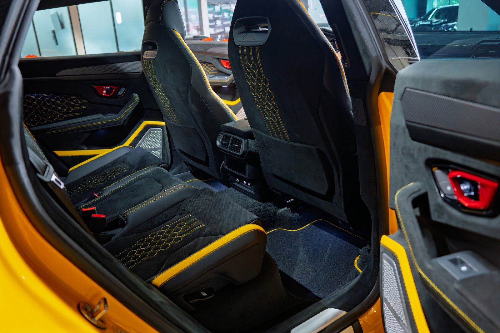 Used 2024 Lamborghini Urus Performante image 16