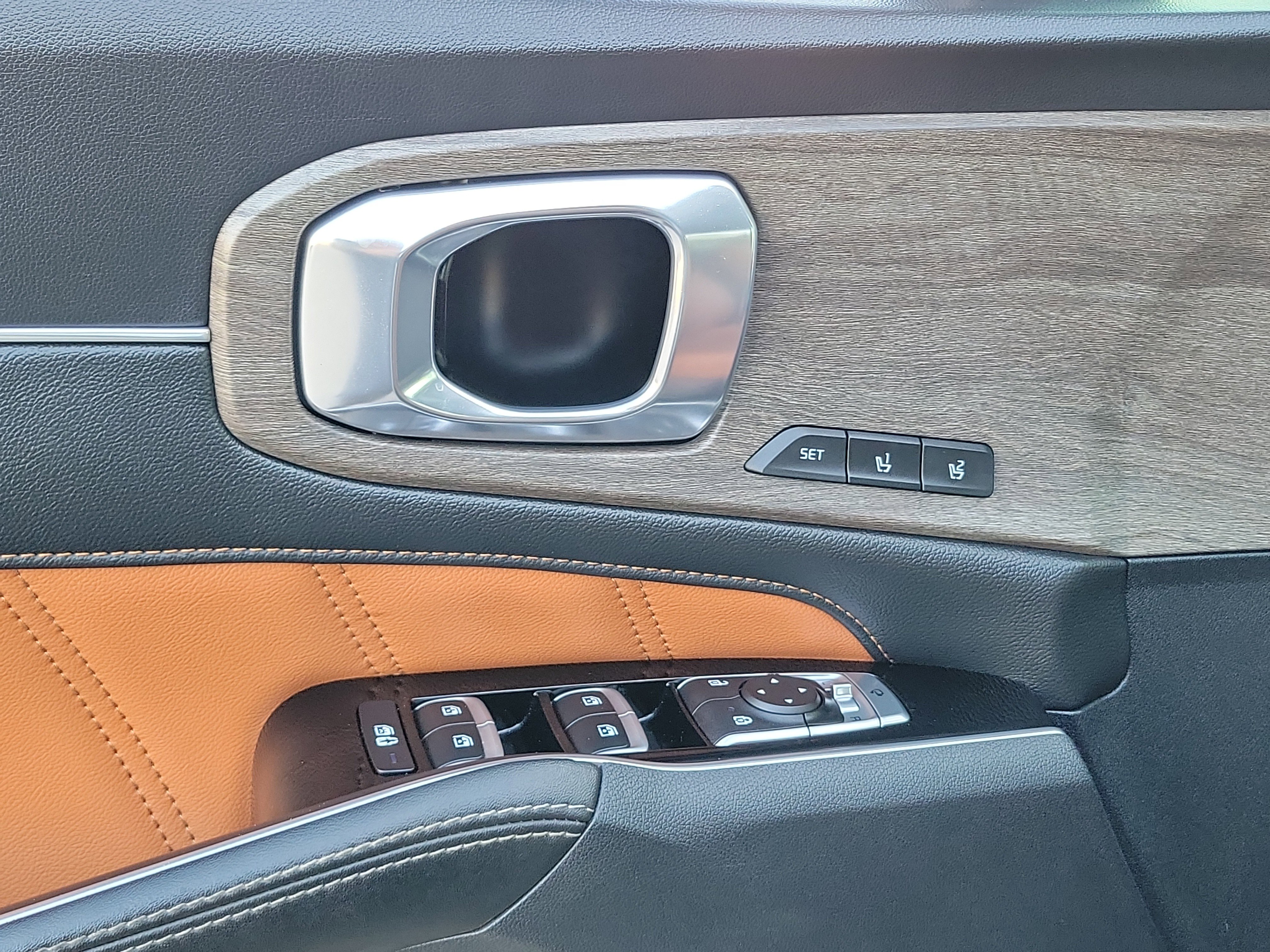 Used 2023 Kia Sorento SX Prestige image 27