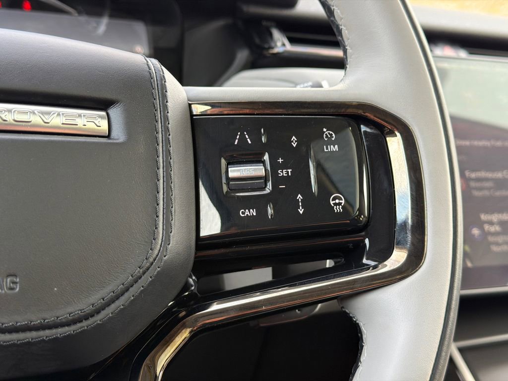 Used 2025 Land Rover Range Rover Velar Dynamic SE image 24