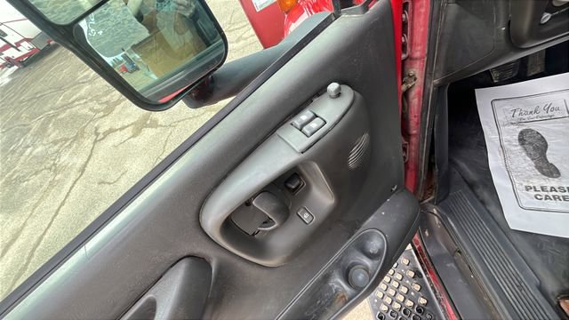 Used 2008 GMC TopKick C5500 2WD Regular Cab image 8