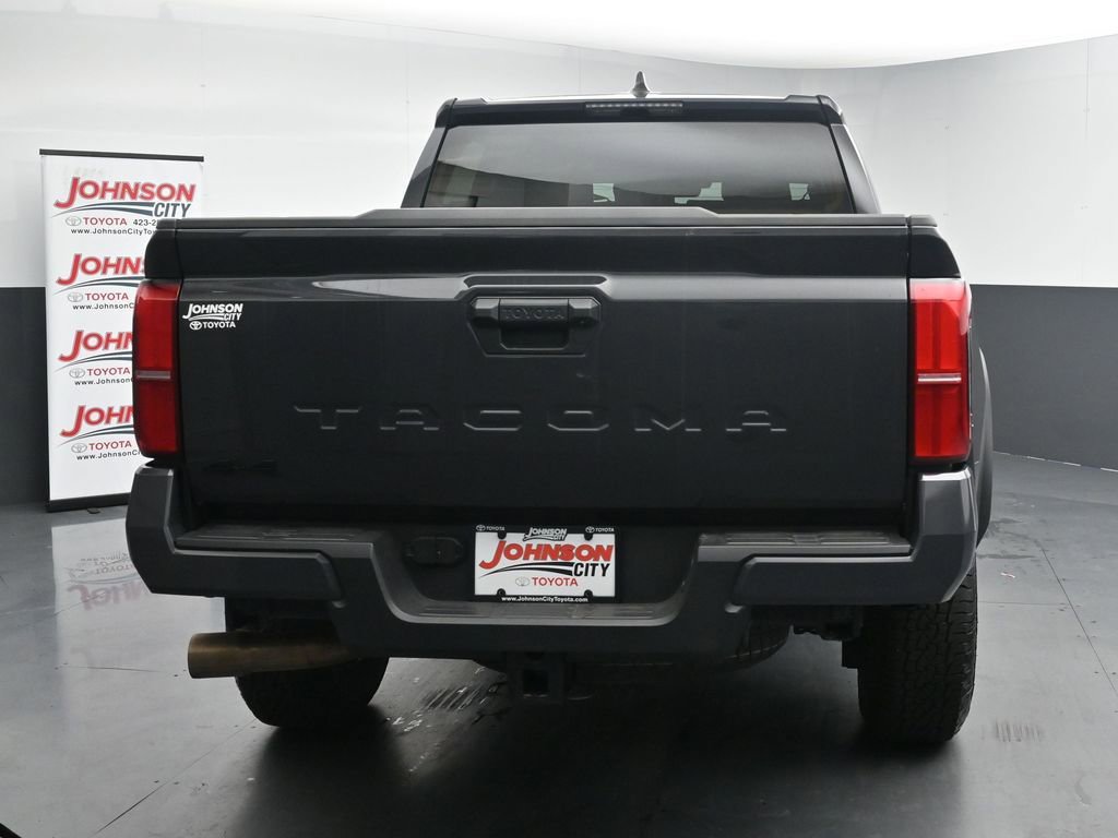 Used 2025 Toyota Tacoma TRD Off-Road AWD/4WD image 8
