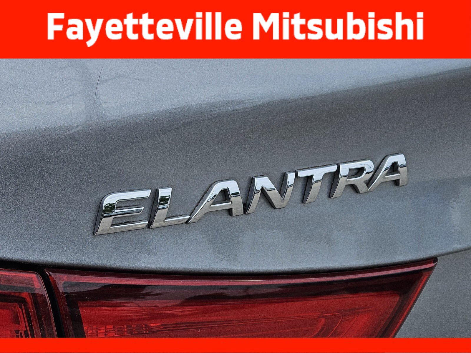 Used 2015 Hyundai Elantra SE FWD image 15