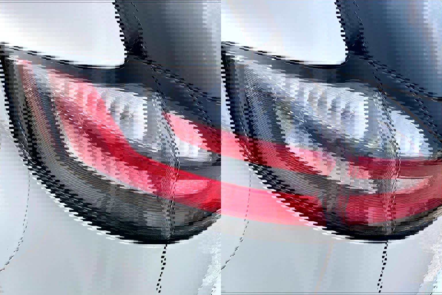 Used 2021 Ford Edge Titanium FWD image 28