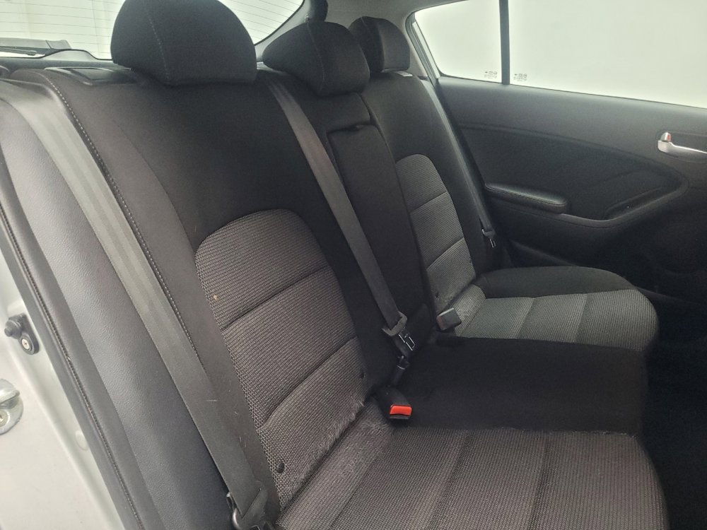 Used 2017 Kia Forte LX image 19