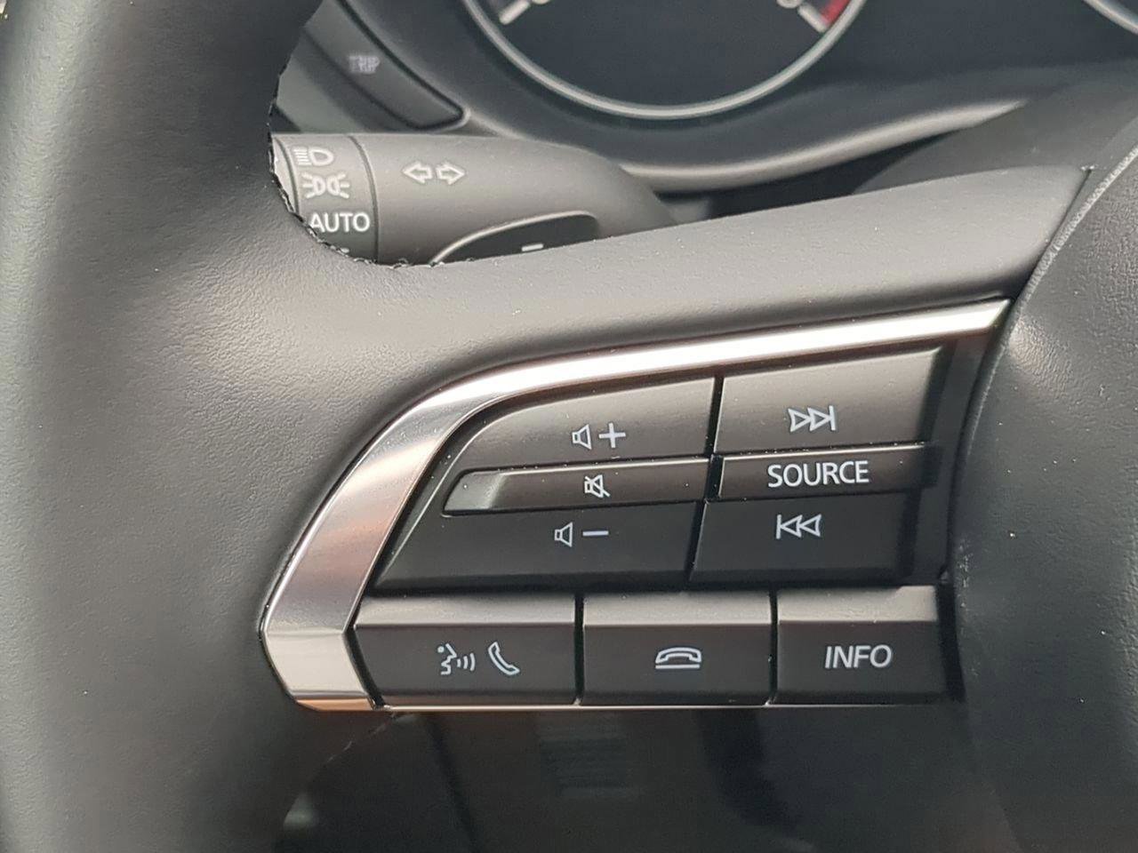 Certified 2025 MAZDA MAZDA3 Hatchback w/Premium Plus Pkg image 25