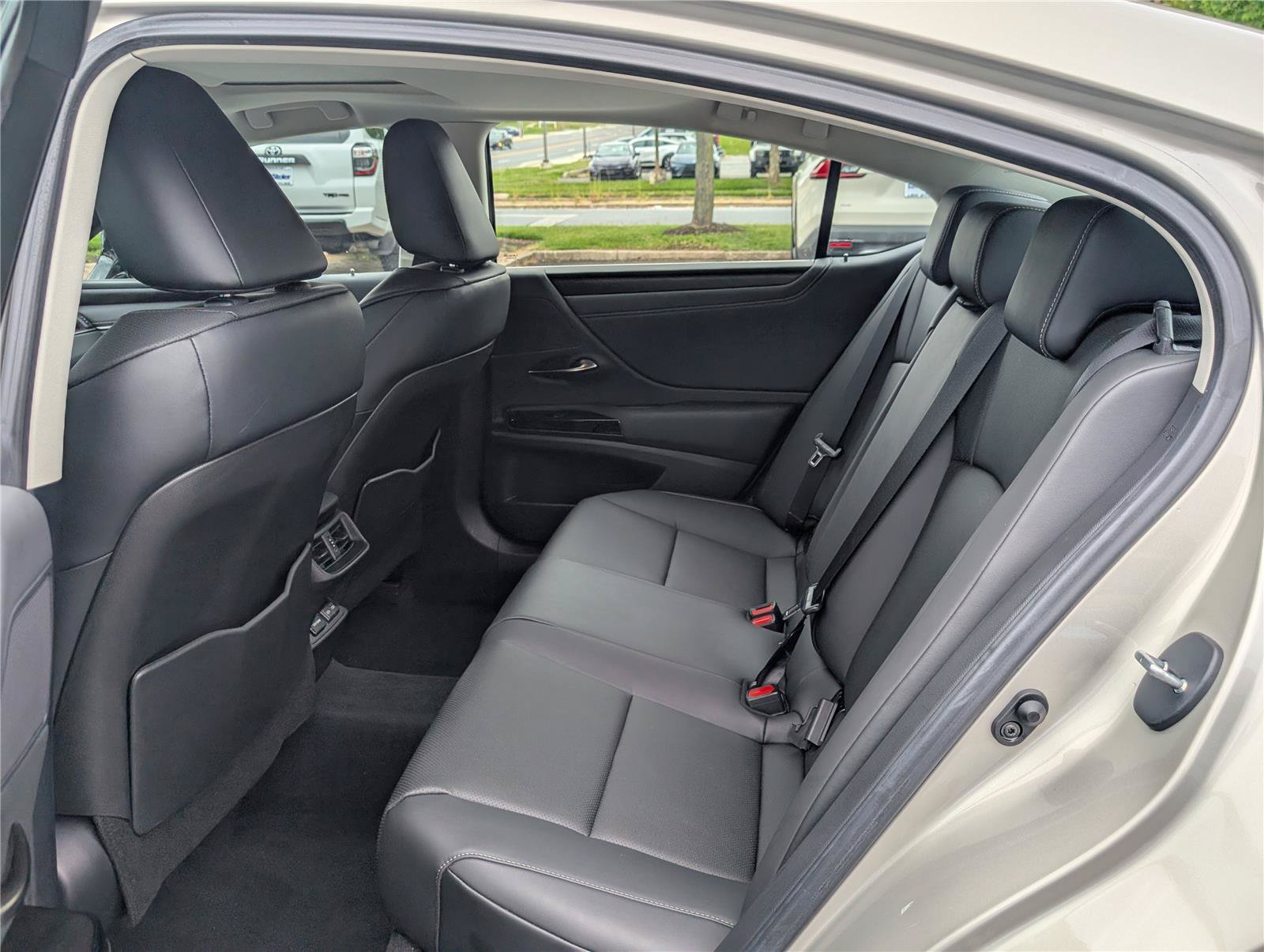 Certified 2025 Lexus ES 350 w/ Premium Package FWD image 14