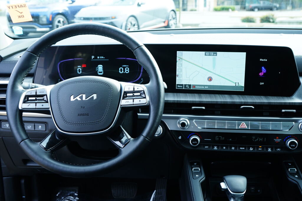 Used 2023 Kia Telluride EX image 19