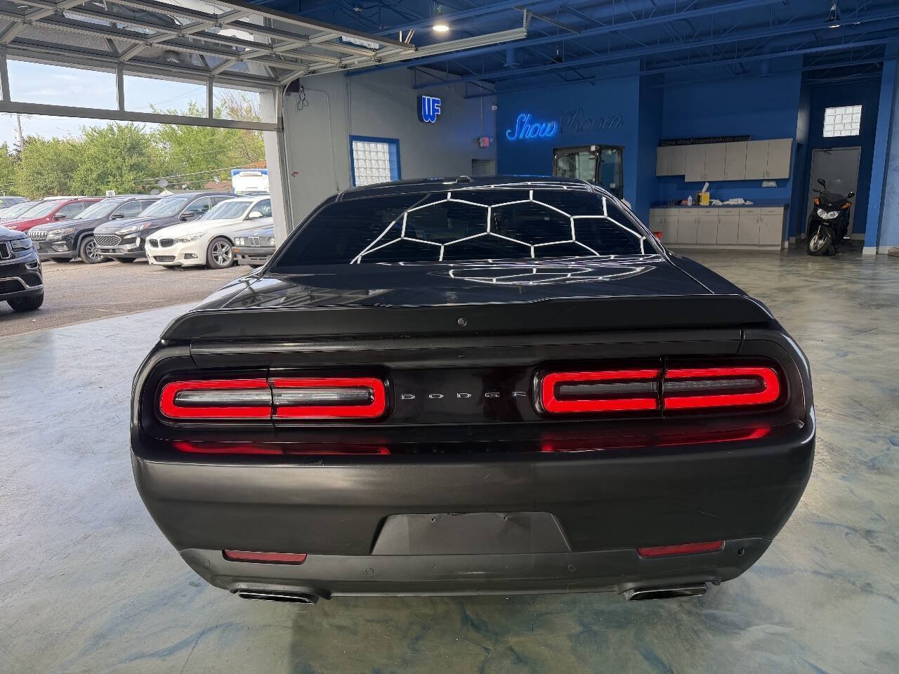 Used 2019 Dodge Challenger R/T w/ Blacktop Package RWD image 11