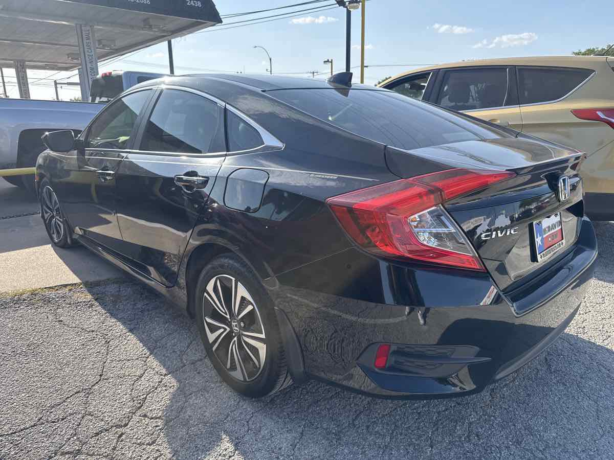 Used 2018 Honda Civic EX-L image 2