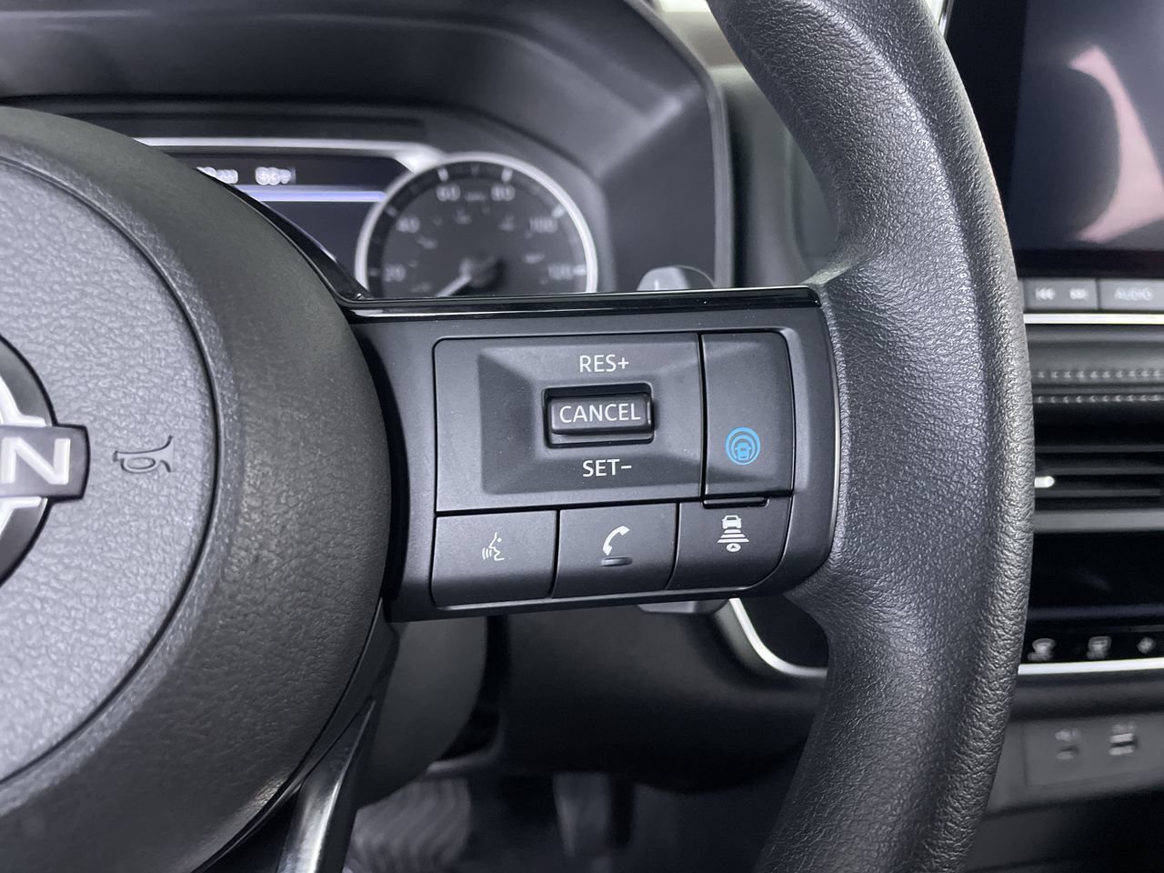 Used 2023 Nissan Rogue SV AWD/4WD image 27