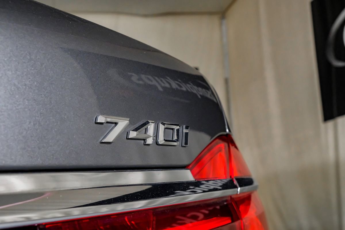 Used 2017 BMW 740i xDrive image 45