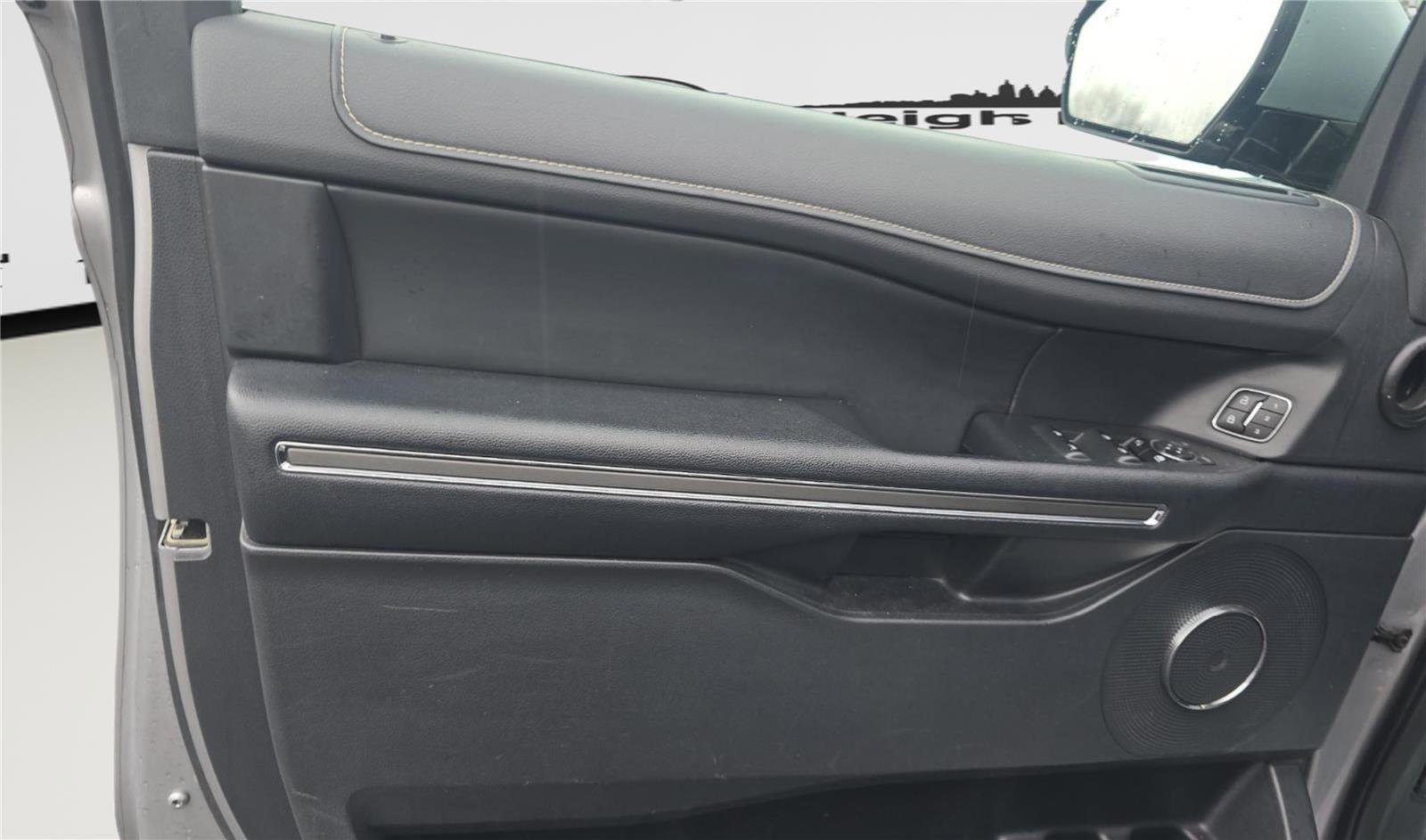 Used 2024 Ford Expedition Max XLT image 11