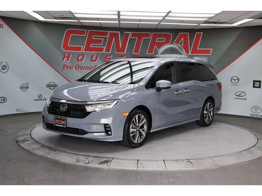 Used 2024 Honda Odyssey Touring image 2