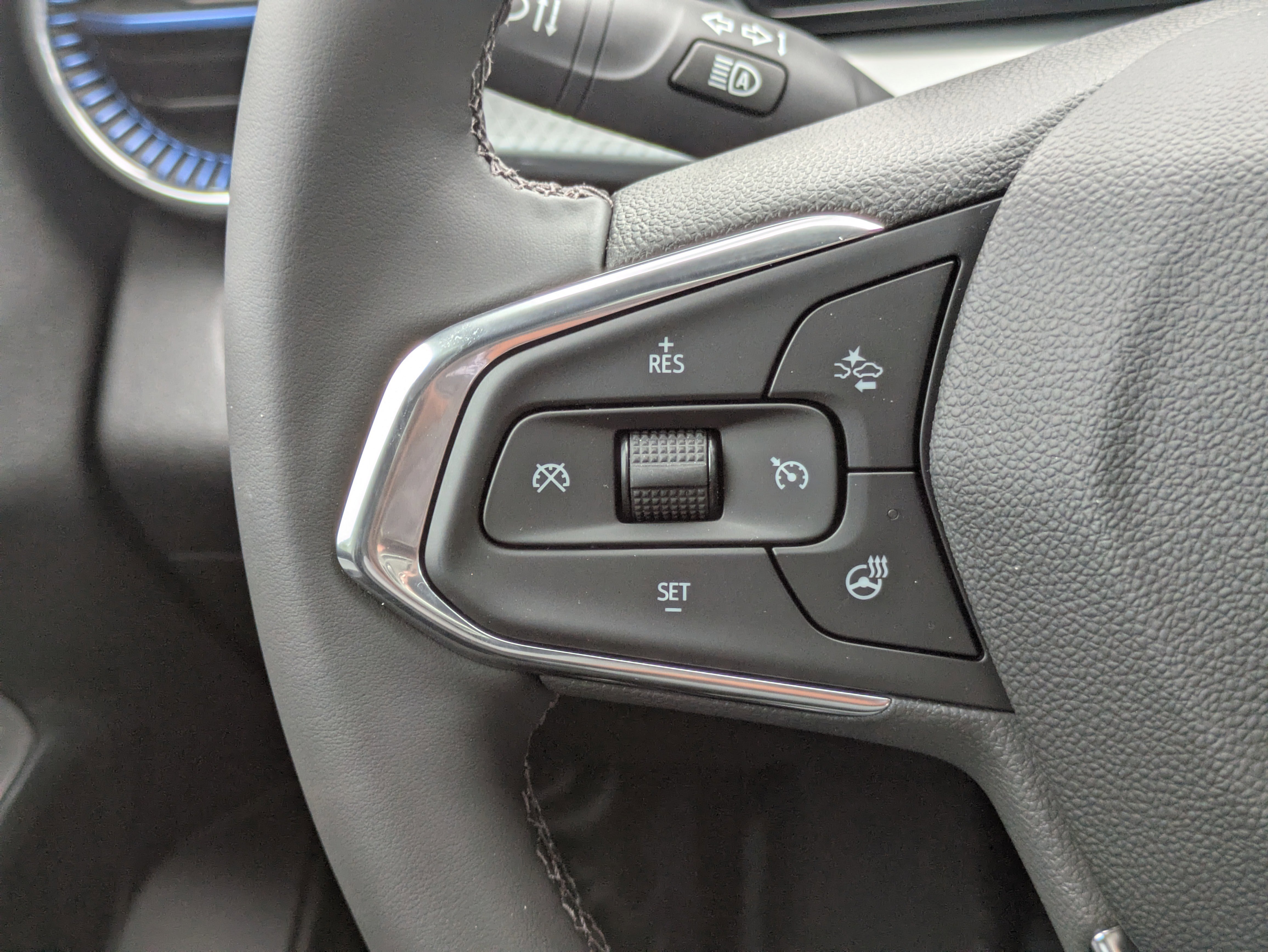 New 2026 Chevrolet Trax LT w/ Driver Confidence Package image 14