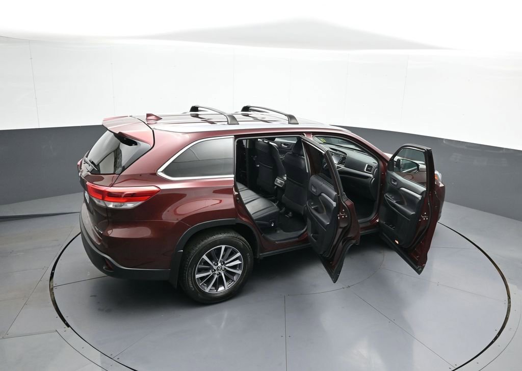 Certified 2019 Toyota Highlander XLE AWD/4WD image 47