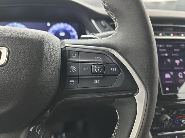 Used 2023 Jeep Grand Cherokee Altitude AWD/4WD image 36