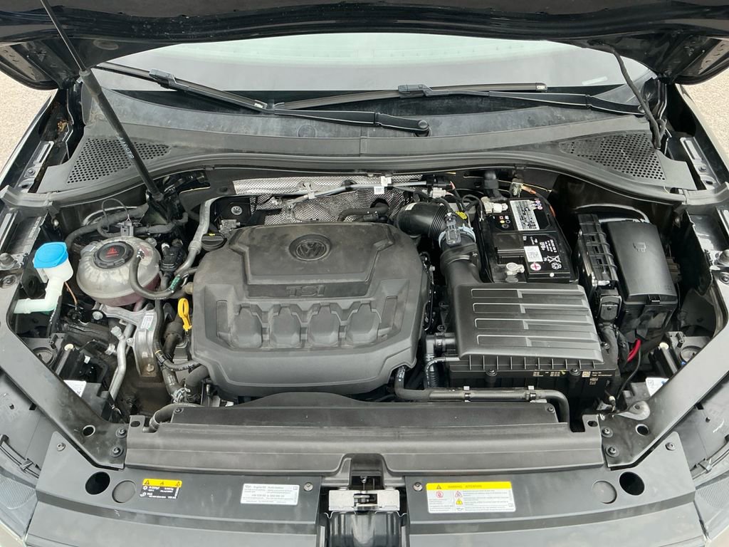 Used 2023 Volkswagen Tiguan SE w/ Panoramic Sunroof Package image 25