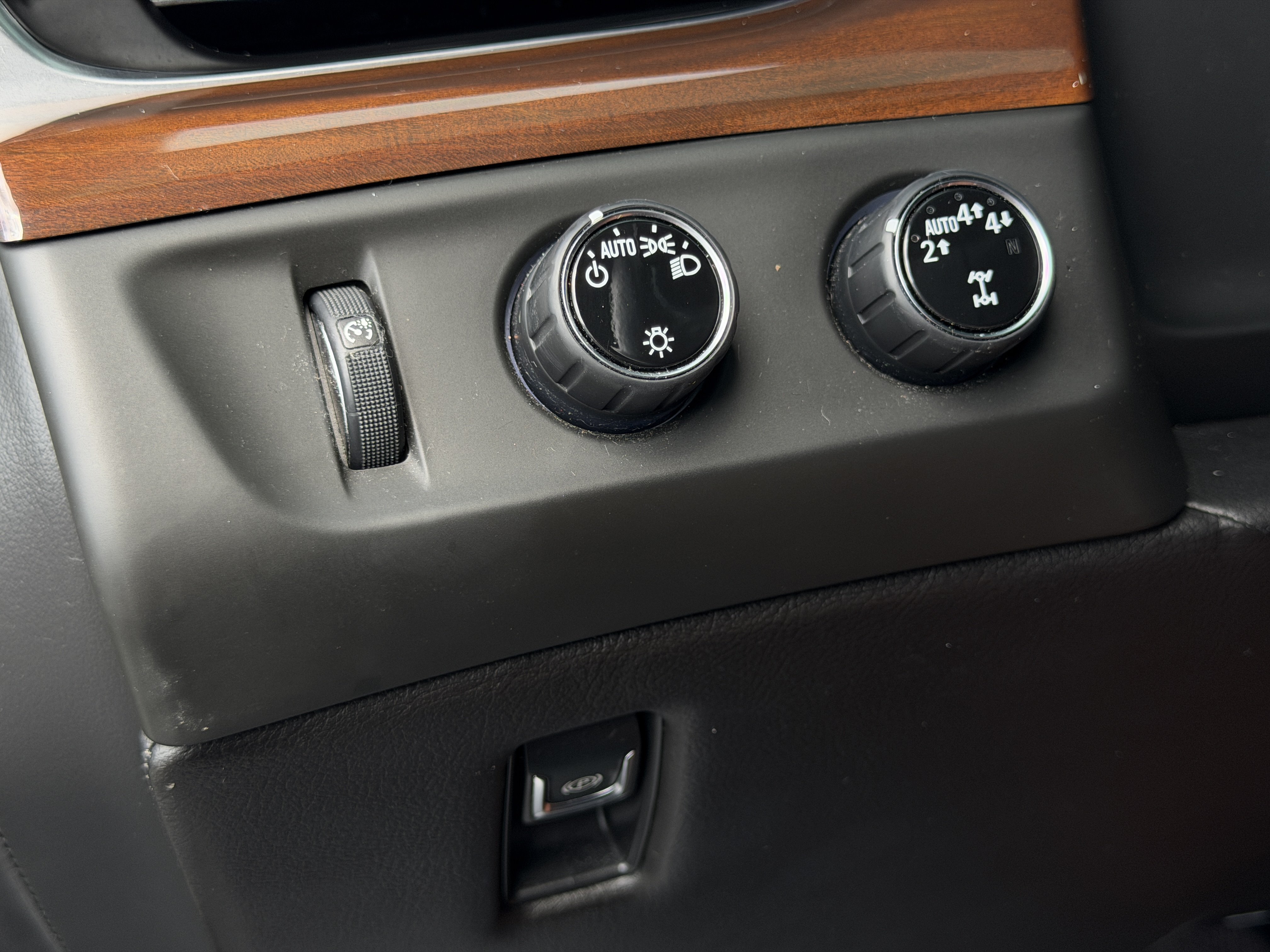 Used 2020 Cadillac Escalade ESV Premium Luxury AWD/4WD image 33
