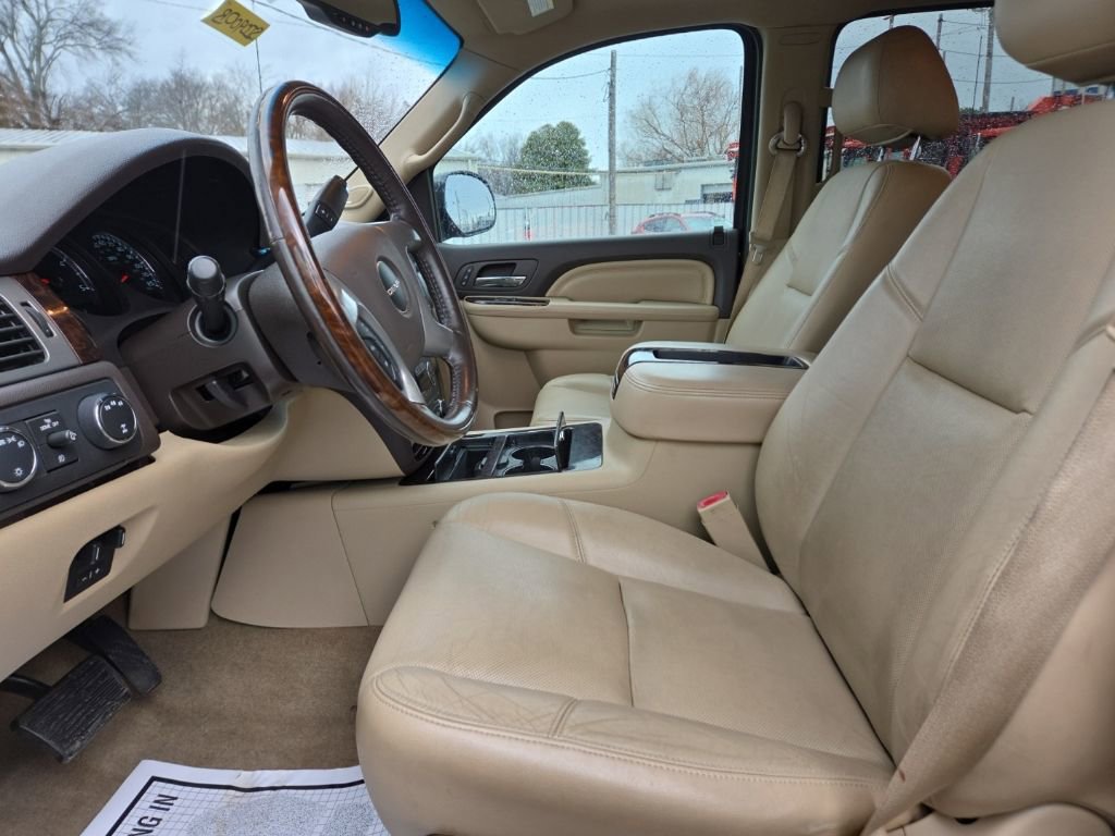 Used 2014 GMC Sierra 2500 Denali w/ Suspension Package, Off-Road image 17