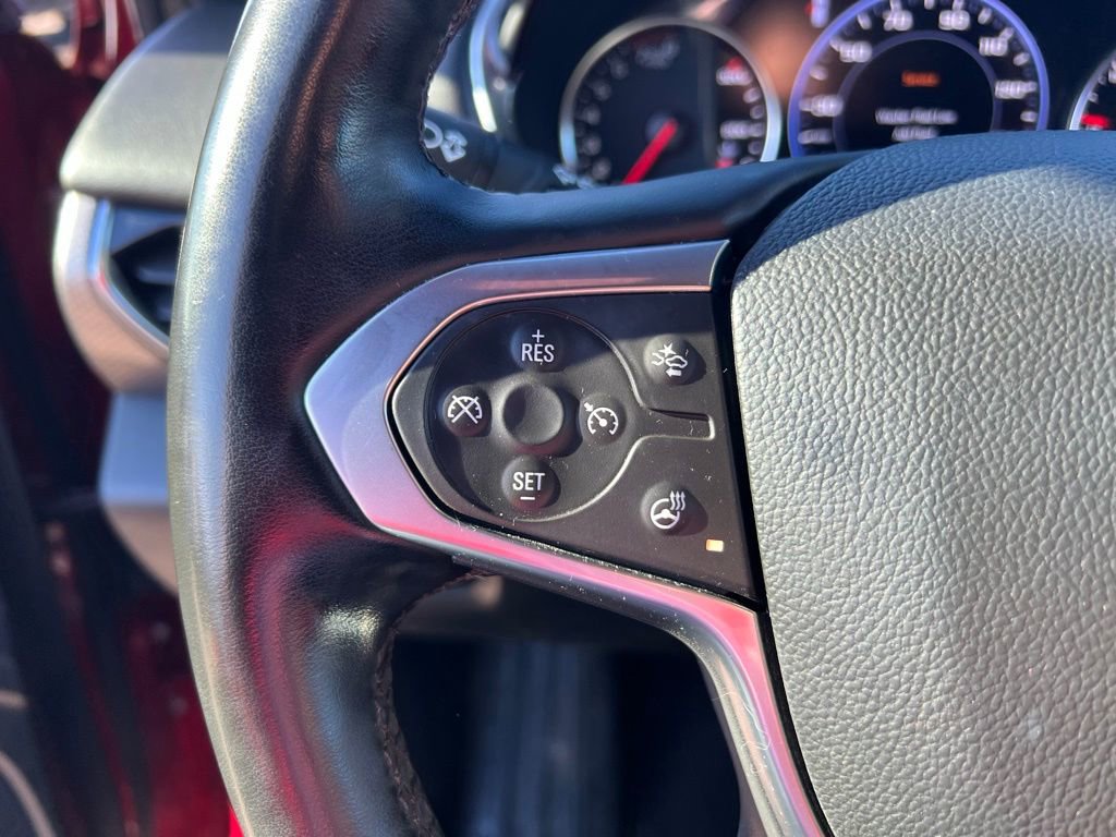 Used 2023 Chevrolet Traverse Premier image 42