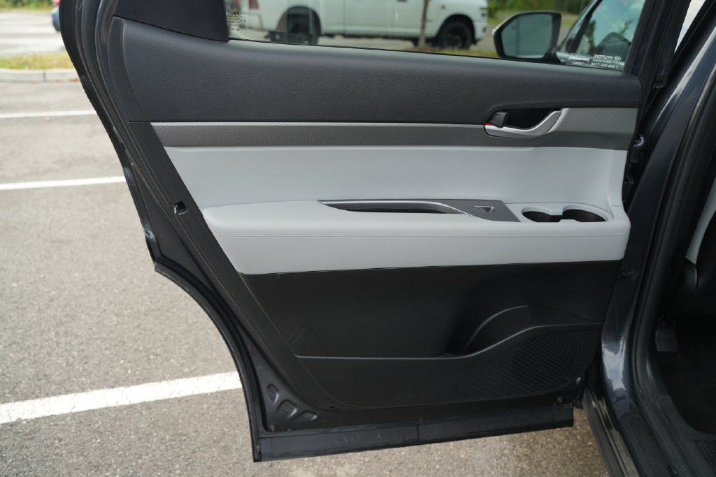 Used 2025 Hyundai Palisade SEL FWD image 16