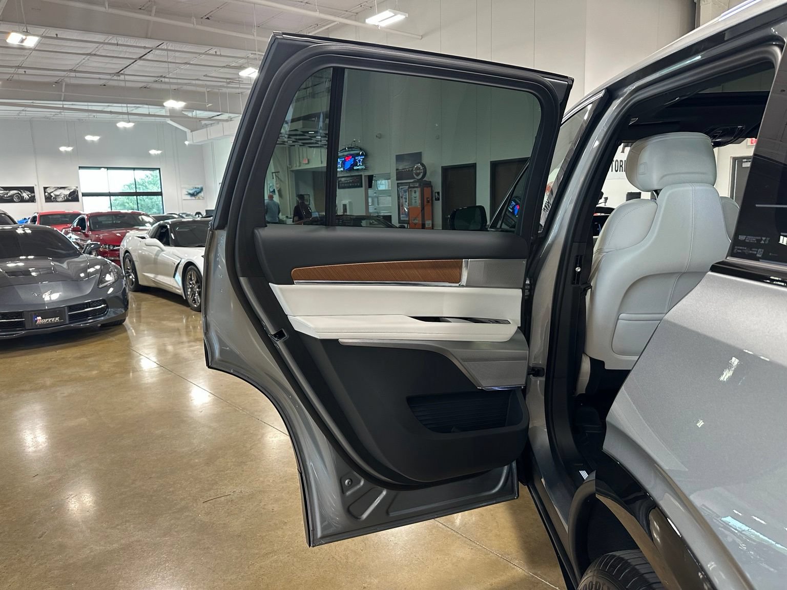 Used 2026 Cadillac Vistiq Luxury AWD/4WD image 42
