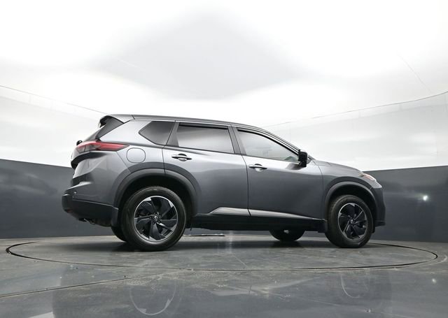 Certified 2024 Nissan Rogue SV FWD image 29