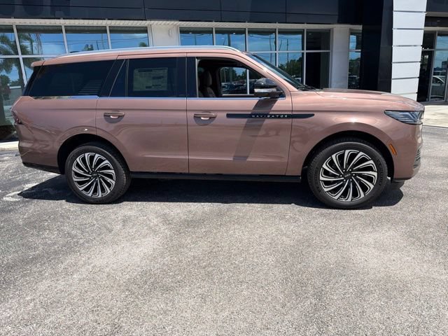 New 2026 Lincoln Navigator Black Label AWD/4WD image 8