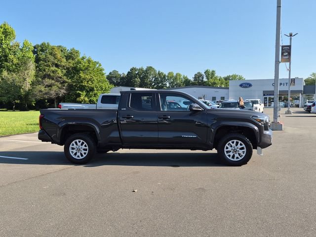 Used 2024 Toyota Tacoma SR5 AWD/4WD image 14