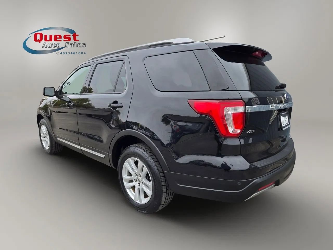 Used 2019 Ford Explorer XLT w/ Equipment Group 202A AWD/4WD image 4