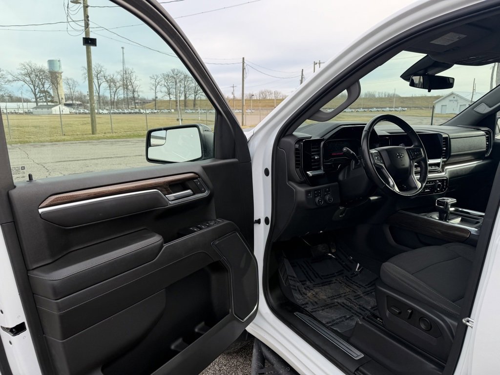 Used 2022 Chevrolet Silverado 1500 LT Trail Boss image 39