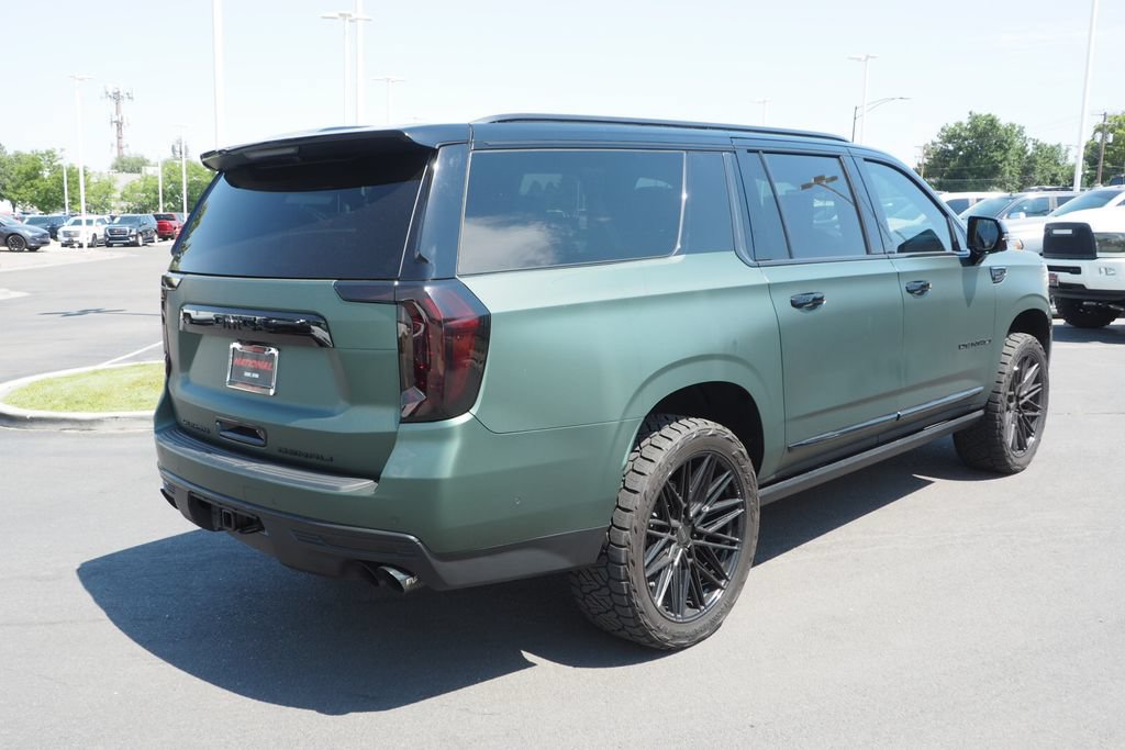 Used 2024 GMC Yukon XL Denali Ultimate AWD/4WD image 7