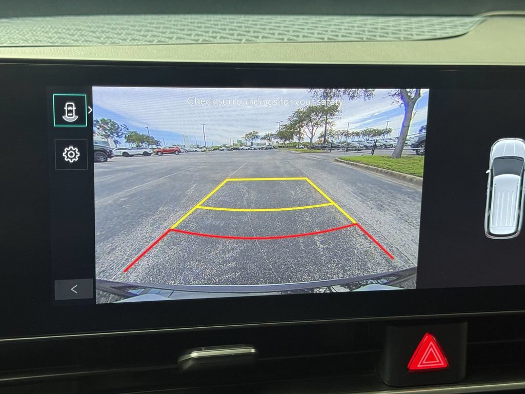 Used 2025 Kia Carnival EX FWD image 20