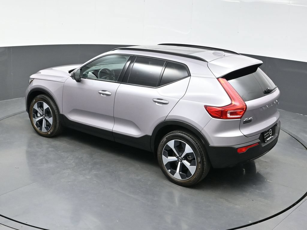 Used 2026 Volvo XC40 B5 Plus AWD/4WD image 32
