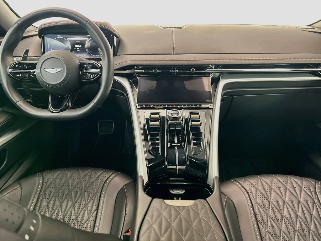 Used 2025 Aston Martin DB12 Coupe RWD image 13