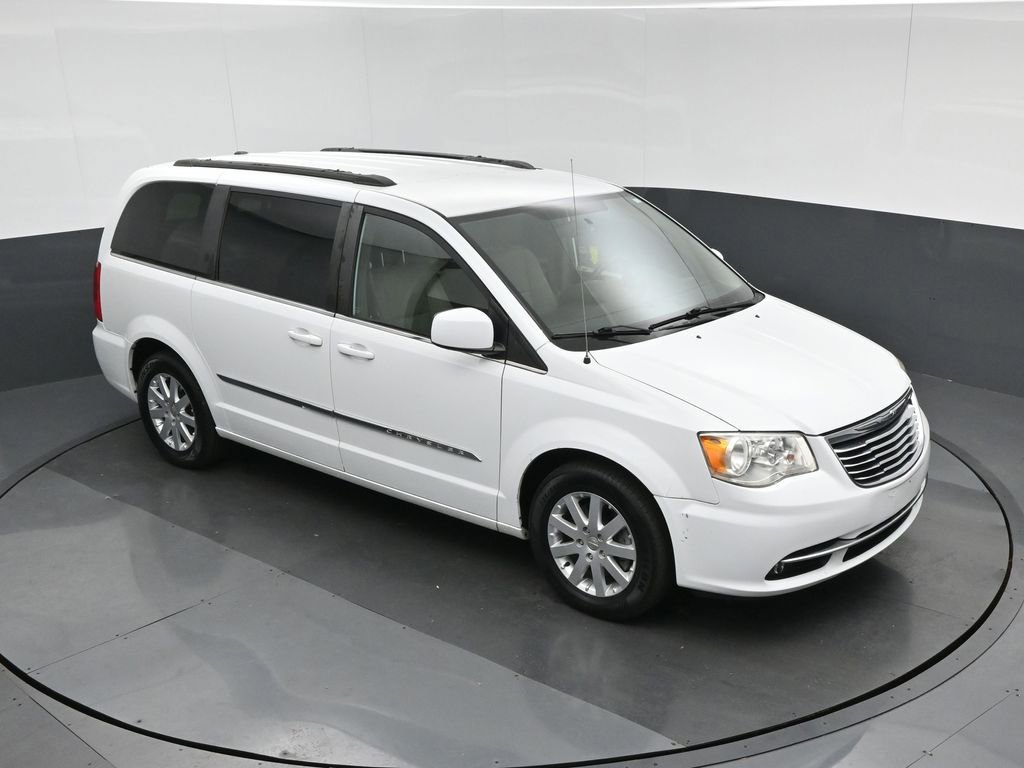 Used 2014 Chrysler Town & Country Touring image 62