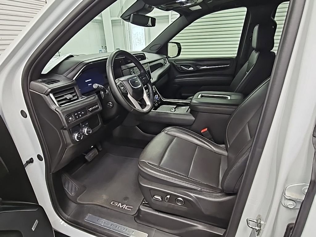 Used 2024 GMC Yukon XL Denali image 11