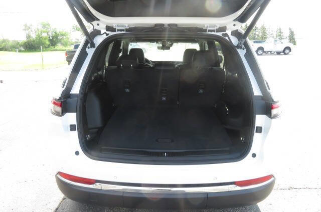 New 2025 Jeep Grand Cherokee Limited w/ Trailer Tow Package image 10