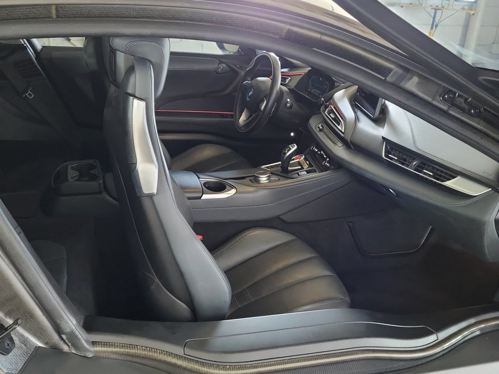 Used 2020 BMW i8 Coupe AWD/4WD image 8