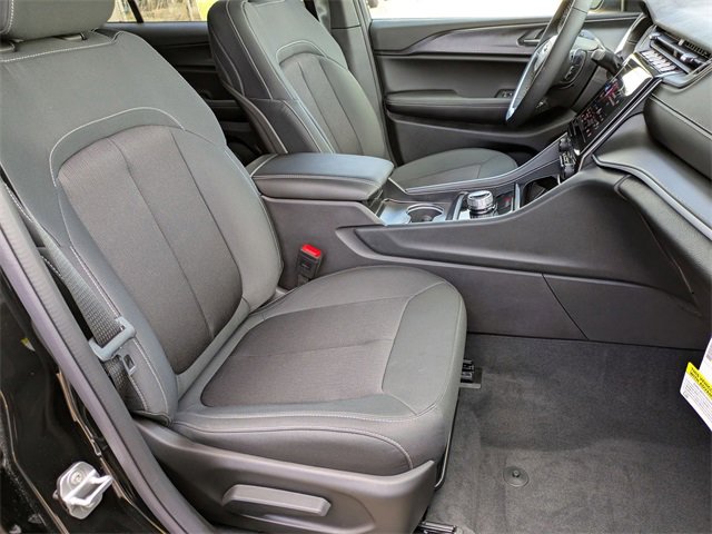 New 2025 Jeep Grand Cherokee L Laredo w/ Luxury Tech Group I image 28